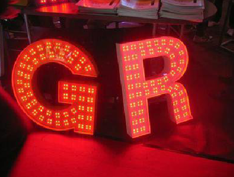 田林LED发光字常见的安装误区。